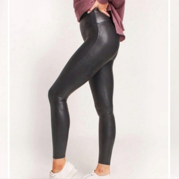 Spanx Faux Leather Black Legging Medium Contoured Power Waistband - Picture 2 of 2